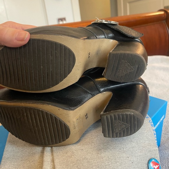 Women's Black Leather Mary Jane Shoes - Picture 5 of 12